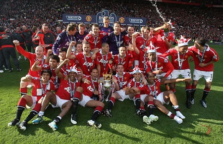 他巧妙地借 他巧妙地借